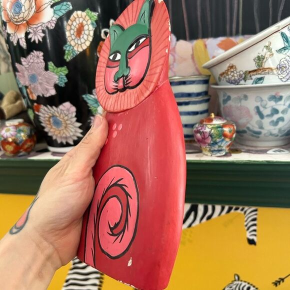 Vintage Red and Green Cat Decor Accent with Mystical Eyes - Picture 5 of 12